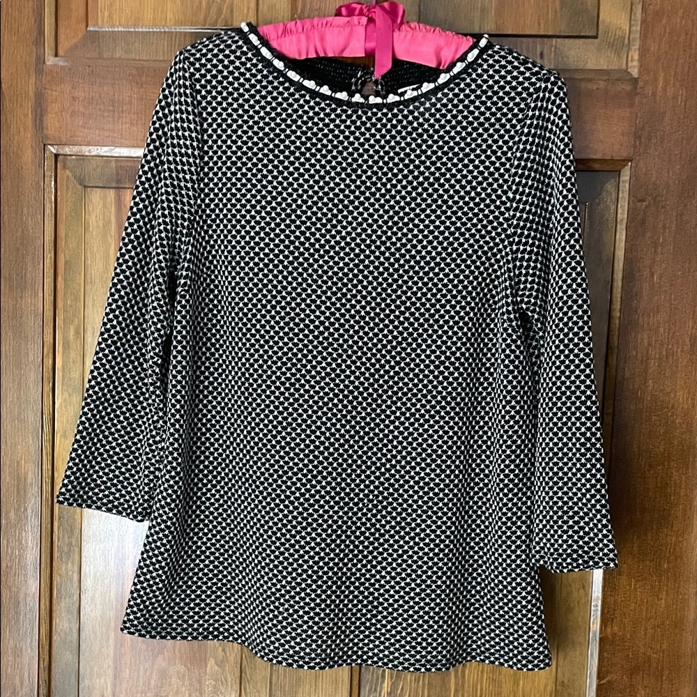 Elle black/white design sweater, size M, great condition